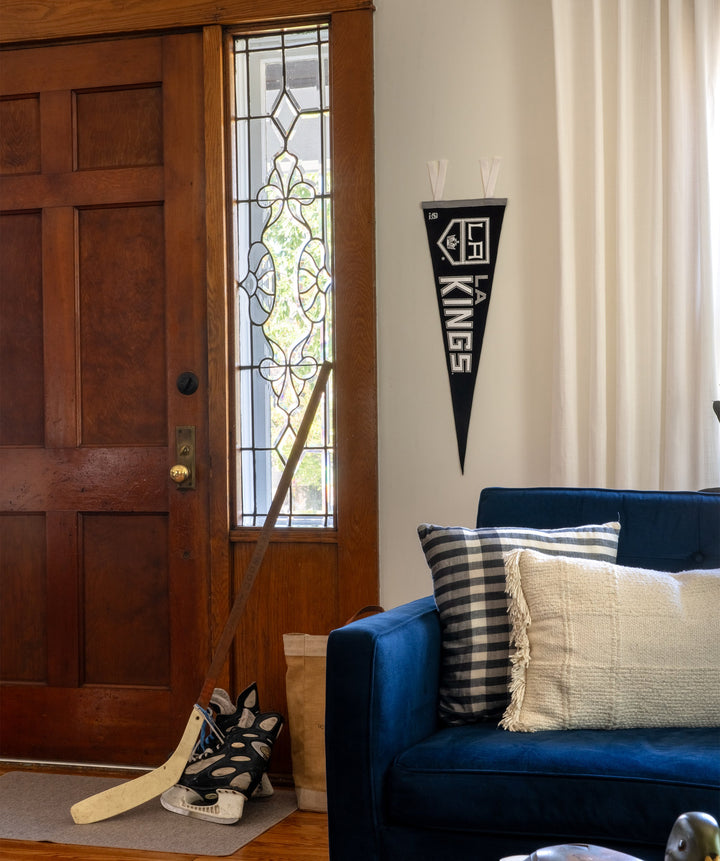 Hockey Los Angeles Kings (LA) Pennant • NHL x Oxford Pennant - - Pennant - Oxford Pennant Hockey Lifestyle | Built by Fans for Fans | Perfect Gift for hockey fan or hockey players that live in the hockey culture